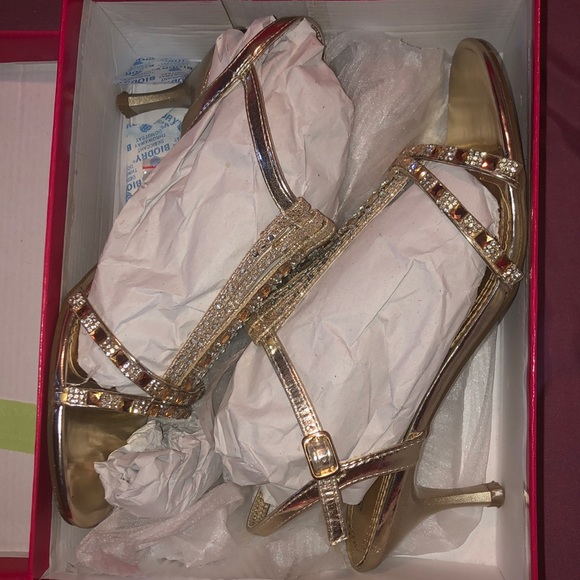 Gold Heels - Picture 2 of 6